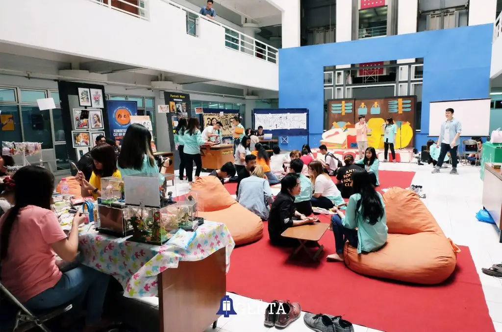 Bertukar Pikiran dan Berkumpul Bersama Komunitas Seni di Prime Time HIMAVISTRA