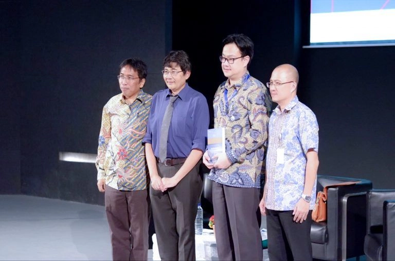 Bumikan Diplomasi, Taklukkan Dunia Bisnis Ekonomi