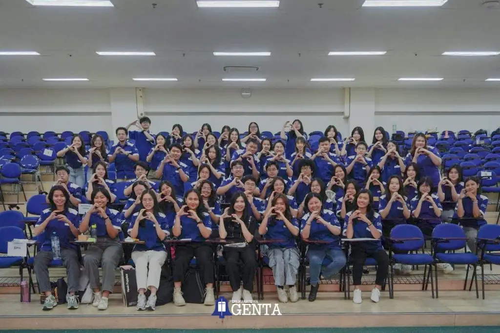 Dering Lonceng Biru-Putih yang Tak Akan Pernah Gentas