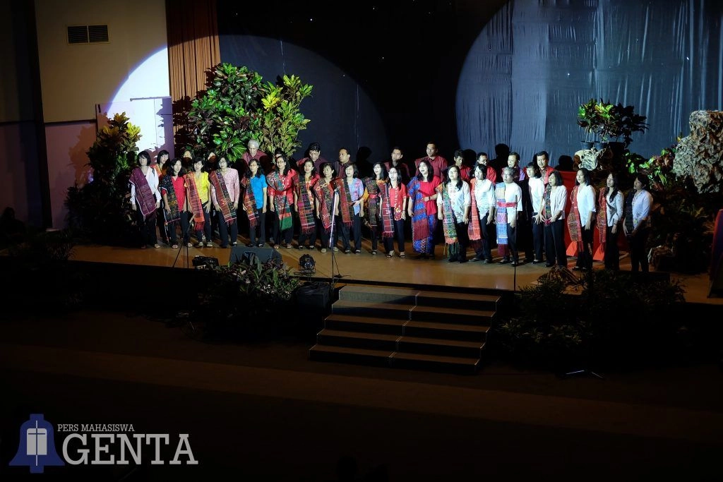 Kebaktian Dengan Nuansa Asli Suku Batak