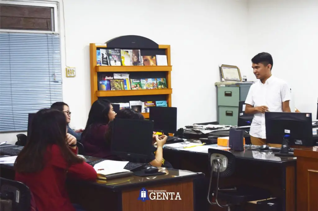 Mengupas Habis Jurnalistik Dunia Hiburan Bersama Glandy Burnama