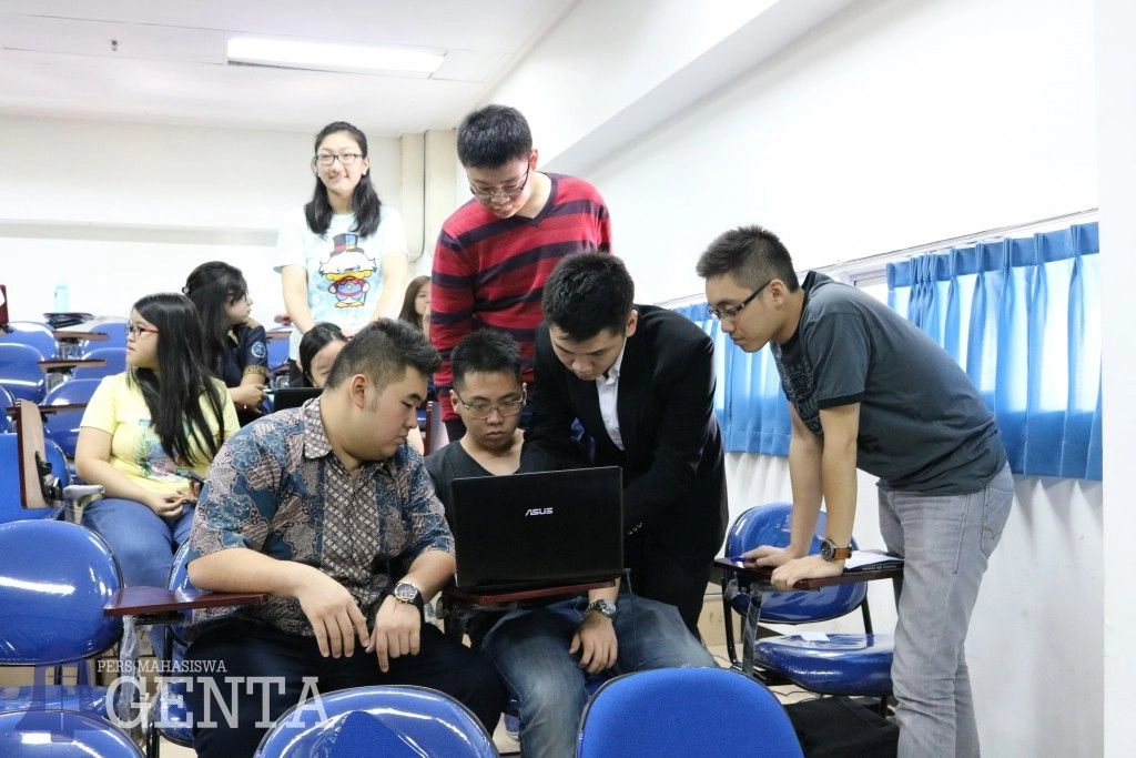 Peserta dan Simulasi Jual Beli Saham