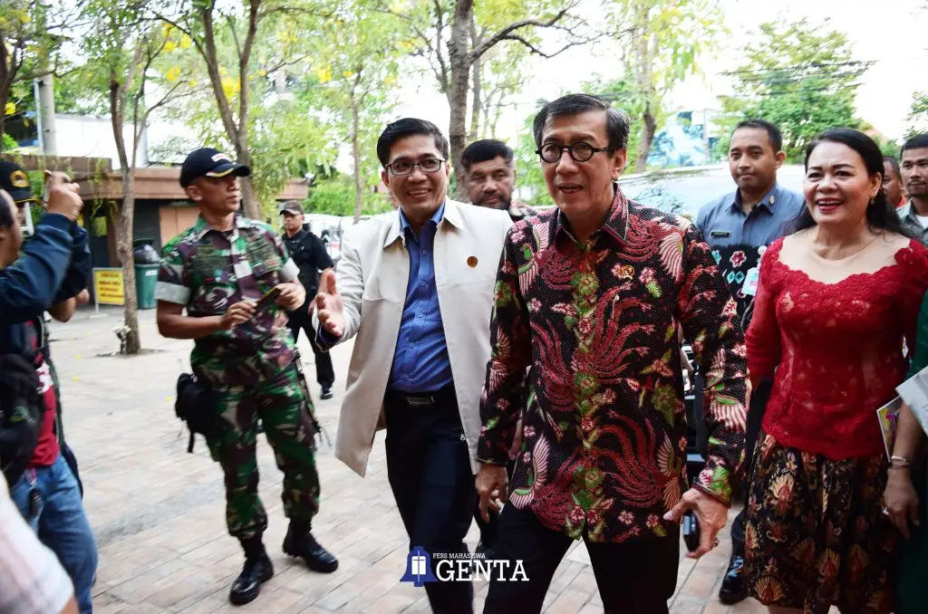 Satmenwa 843 UK Petra Kawal Kunjungan Menkumham di GKI Diponegoro