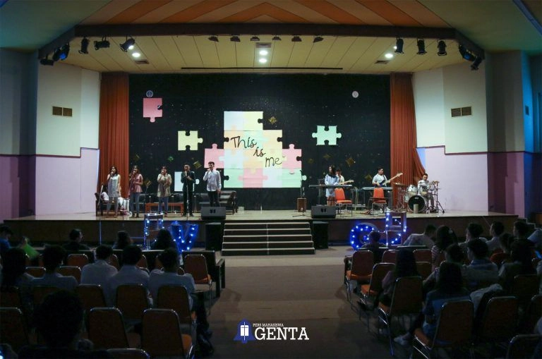 Unjuk Kebolehan Bermusik Dalam Konser Graduasi UKM Vocal Group